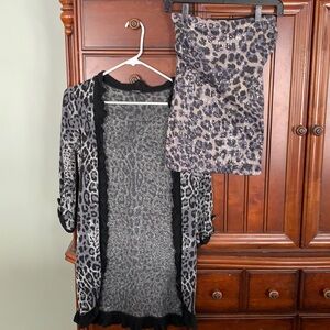 💕💕2 for $10 .. cute  Leopard sparkle jacket and tiger sparkle tank top .SMALL